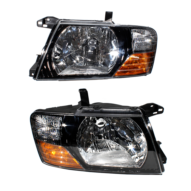 Head Lamp For Mitsubishi Pajero MONTERO 2000-2006/Black background